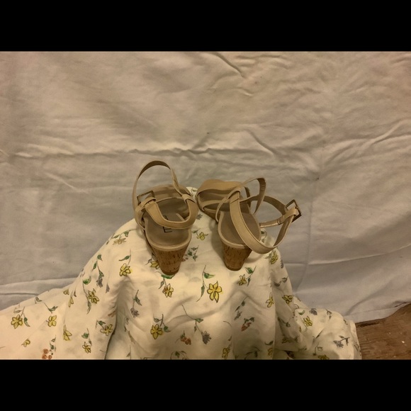 Mode spade tan wedges - Picture 3 of 3